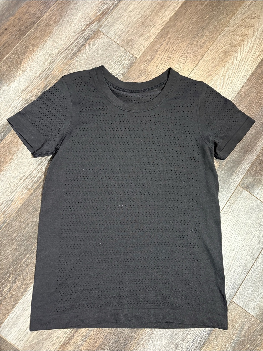 Lululemon Breeze By Short Sleeve *Squad Size M